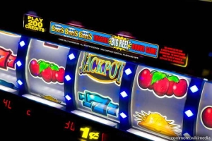 Author: Antoine Taveneaux, File:Slot machines 3.jpg