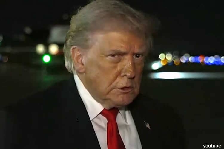 Трамп повысил введенные для всех стран пошлины с 10% до 15%