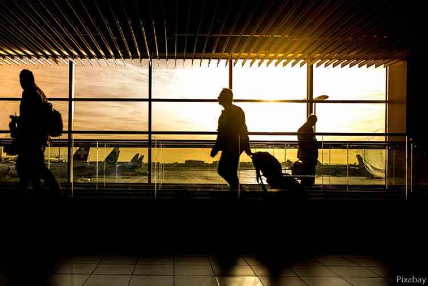 Дельта ставит членов конгресса США в общую очередь