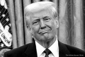 «Глубоко ущербная сделка». Трамп перестал требовать отказа Ирана от обогащения урана и ракетной программы